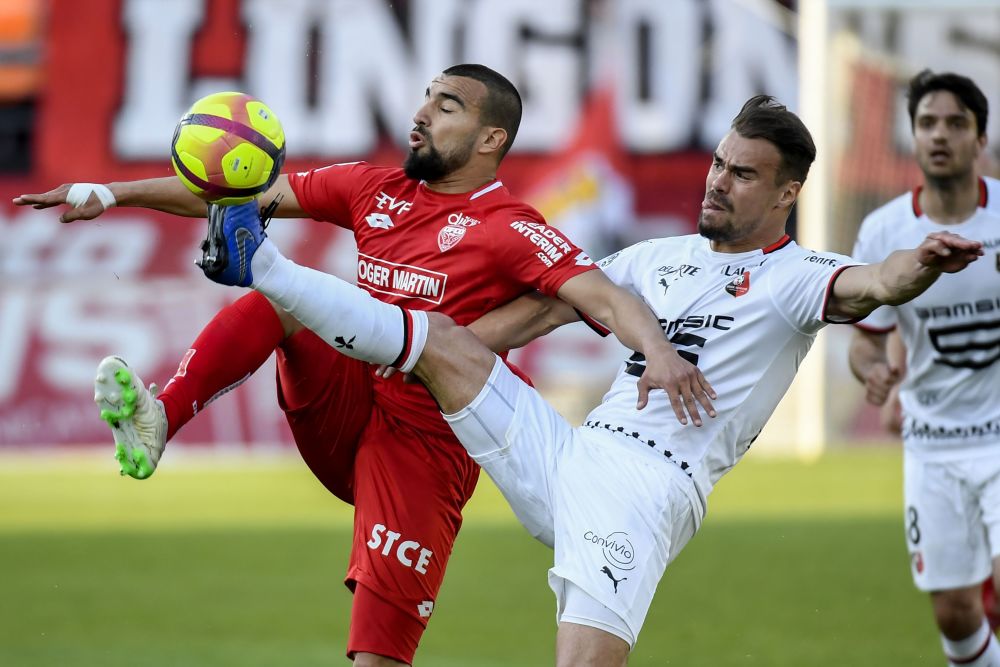  布雷斯特定位球配合默契主场力克斯特拉斯堡