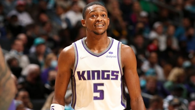  福克斯关键抢断助攻国王险胜开拓者保留希望