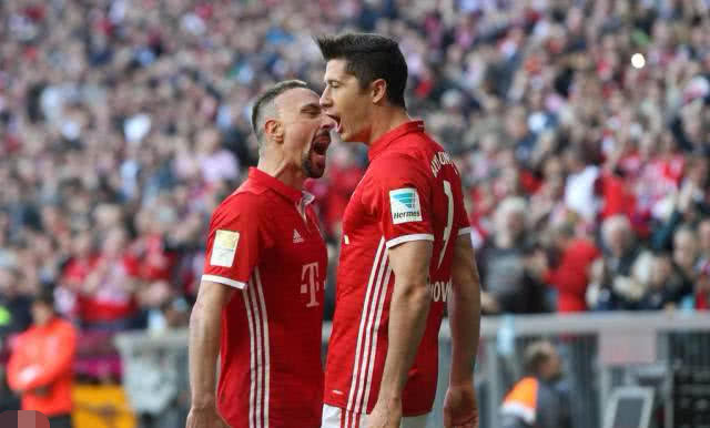  拜仁慕尼黑主场强势发力，完胜劲旅巩固榜首位置